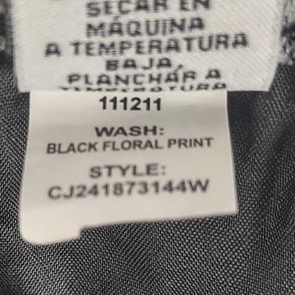 Celebrity Pink, Black, Pink, Floral High-Rise Mom Raw Hem Jean. Size 15X32 (NWT) - Picture 12 of 12